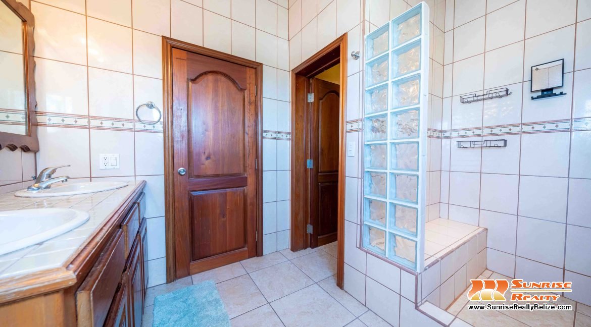 Ambergris Lake Villas B6-31